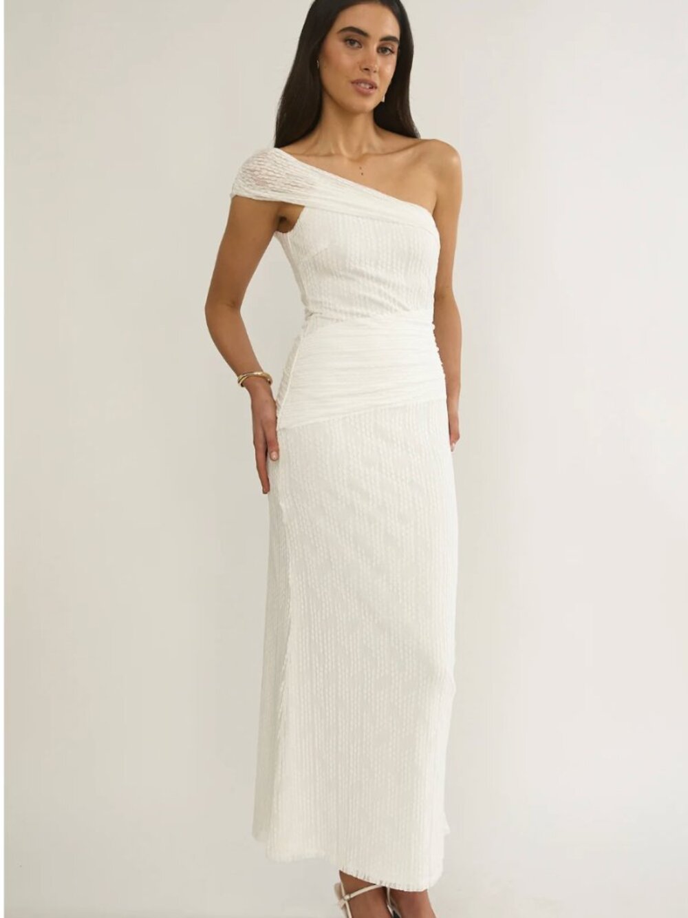 Selfie Leslie - Gala One-Shoulder Textured Maxi Dress - White / Bridal